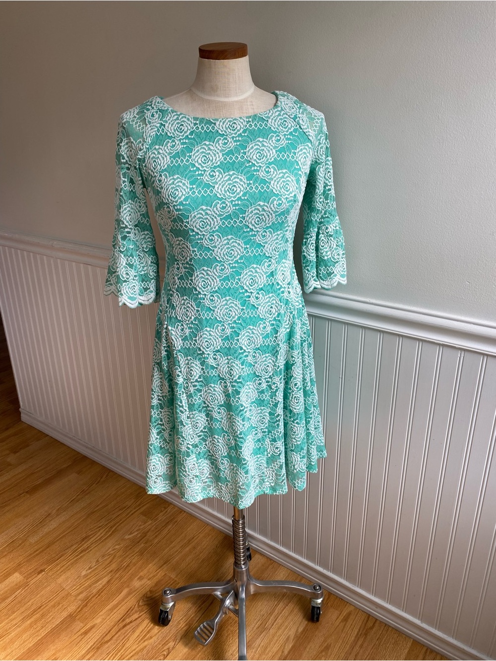 Rabbit Rabbit Rabbit Mint Green Lace A-Line Midi Dress